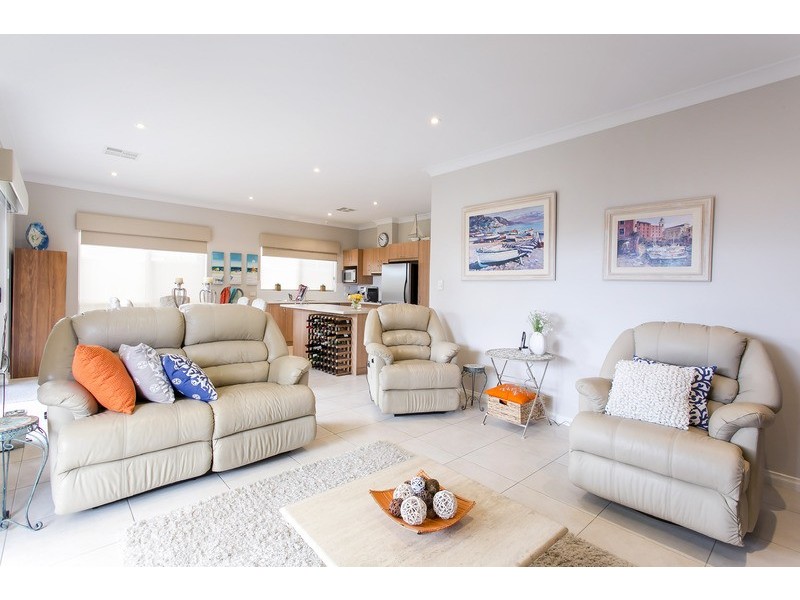 16 Manos Court, Seacliff Park SA 5049