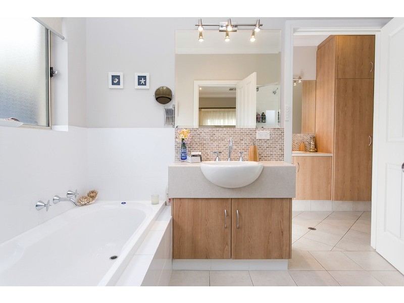 16 Manos Court, Seacliff Park SA 5049