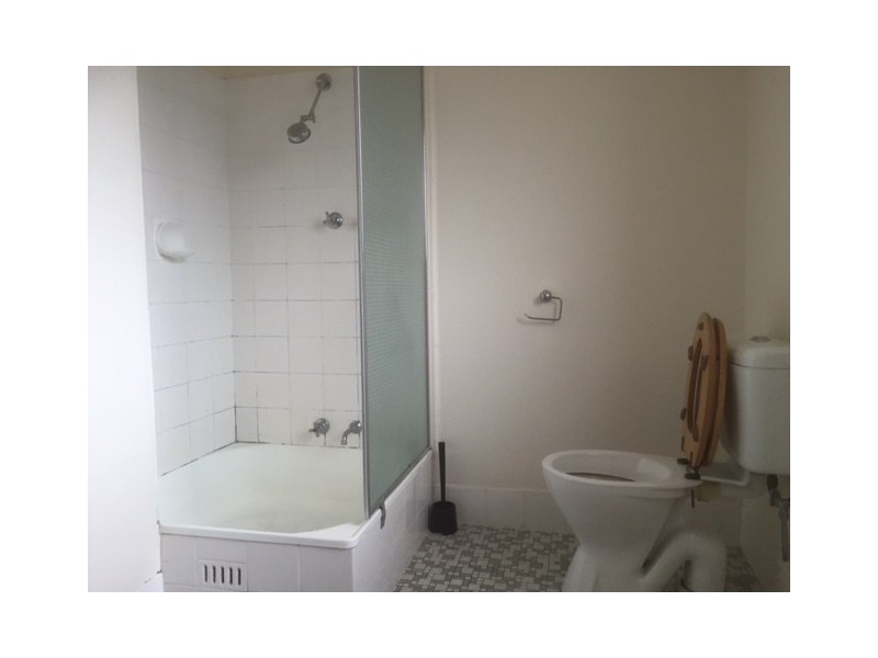 2/70 East Avenue, Black Forest SA 5035