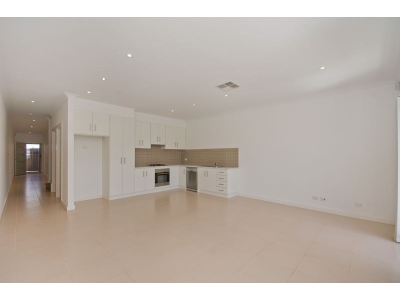 4 Northcote Walk, Mawson Lakes SA 5095