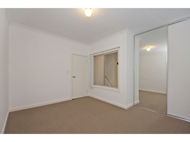 4 Northcote Walk, Mawson Lakes SA 5095