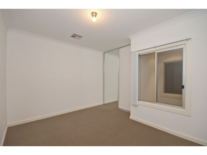 4 Northcote Walk, Mawson Lakes SA 5095