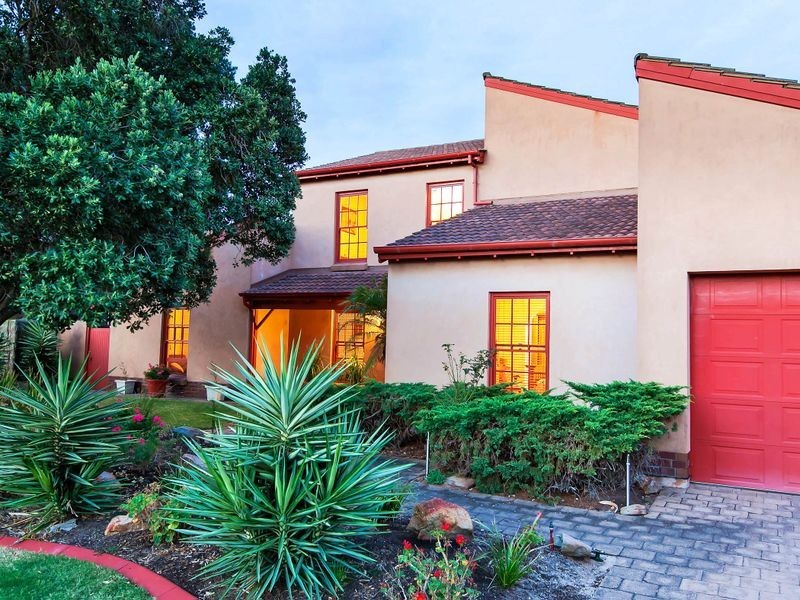 16 Newporter Terrace, West Lakes Shore SA 5020