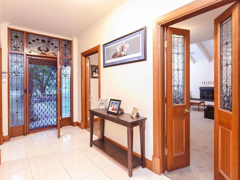 16 Newporter Terrace, West Lakes Shore SA 5020