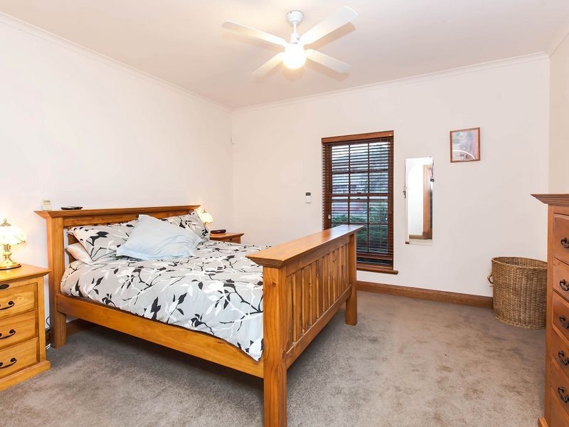 16 Newporter Terrace, West Lakes Shore SA 5020