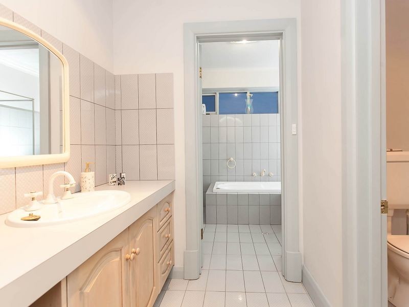 16 Newporter Terrace, West Lakes Shore SA 5020