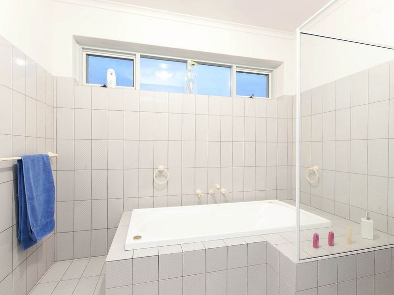 16 Newporter Terrace, West Lakes Shore SA 5020