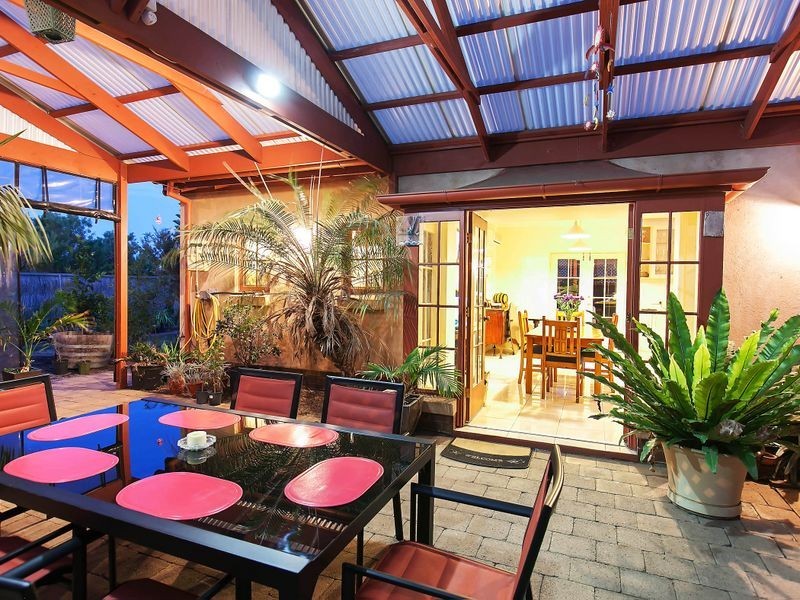 16 Newporter Terrace, West Lakes Shore SA 5020