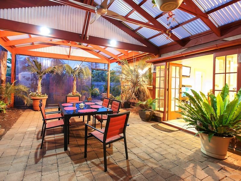 16 Newporter Terrace, West Lakes Shore SA 5020