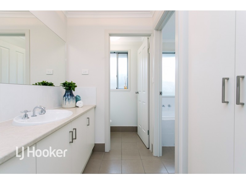 29 Pinkgum Avenue, Aldinga Beach SA 5173