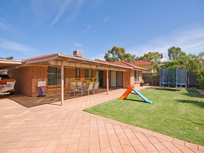 5 Clark Crescent, Paradise SA 5075