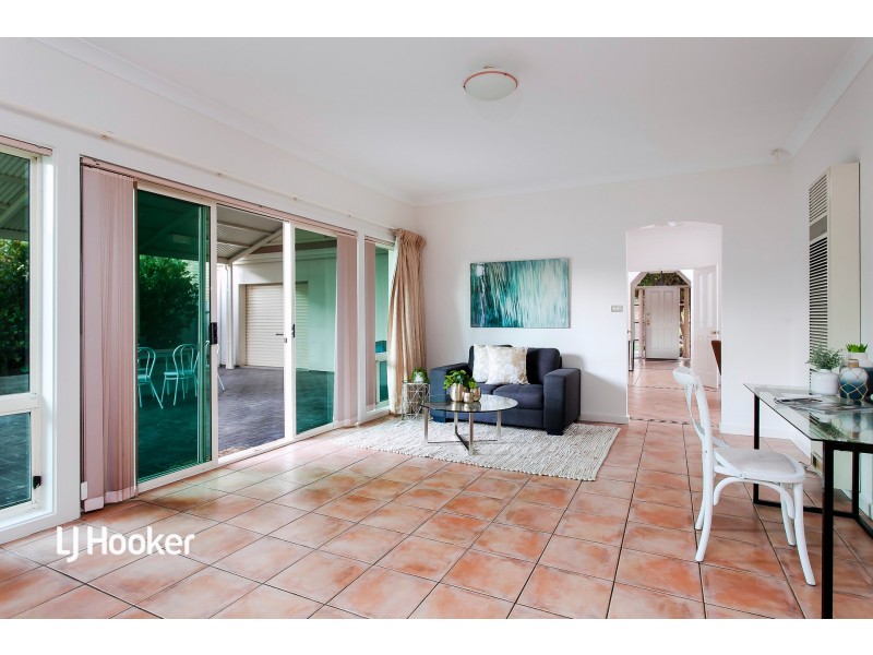 27 Saltram Parade, Oakden SA 5086