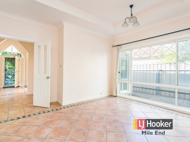 27 Saltram Parade, Oakden SA 5086