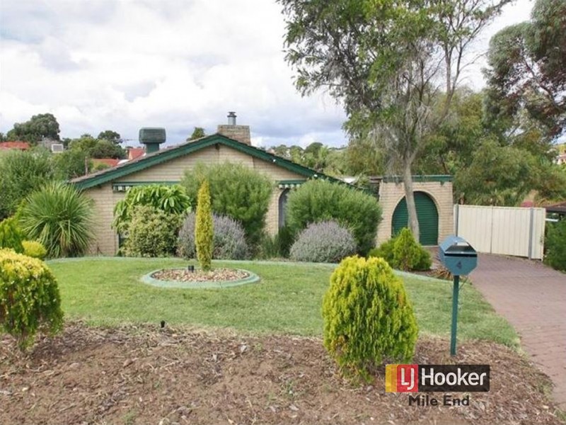 4 Falcon Court, Hallett Cove SA 5158