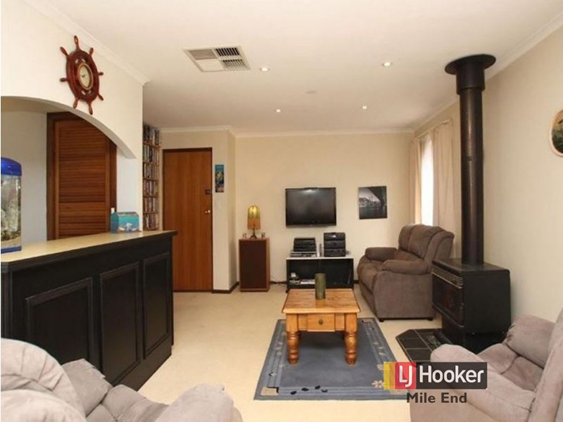 4 Falcon Court, Hallett Cove SA 5158