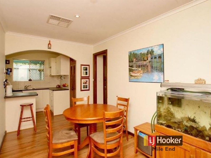 4 Falcon Court, Hallett Cove SA 5158