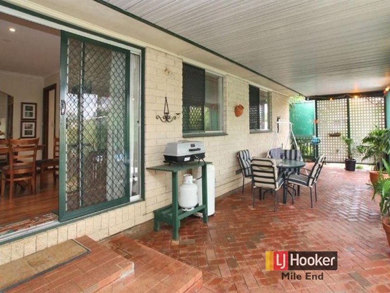 4 Falcon Court, Hallett Cove SA 5158