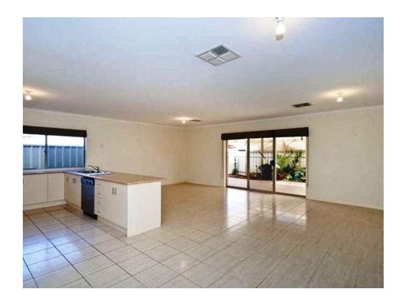 2/12 Third Avenue, Ascot Park SA 5043