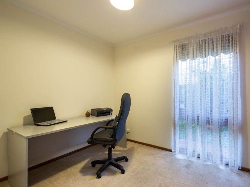 25 Anthea Court, West Lakes SA 5021