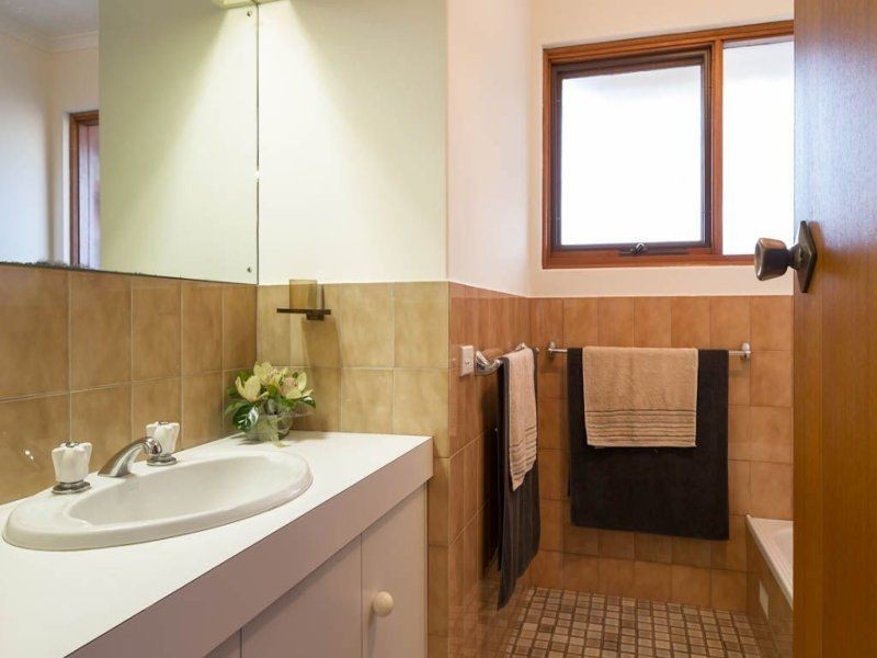 25 Anthea Court, West Lakes SA 5021