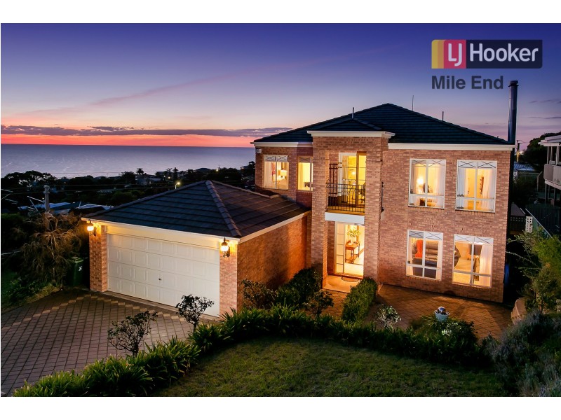 2 Moora Street, Hallett Cove SA 5158