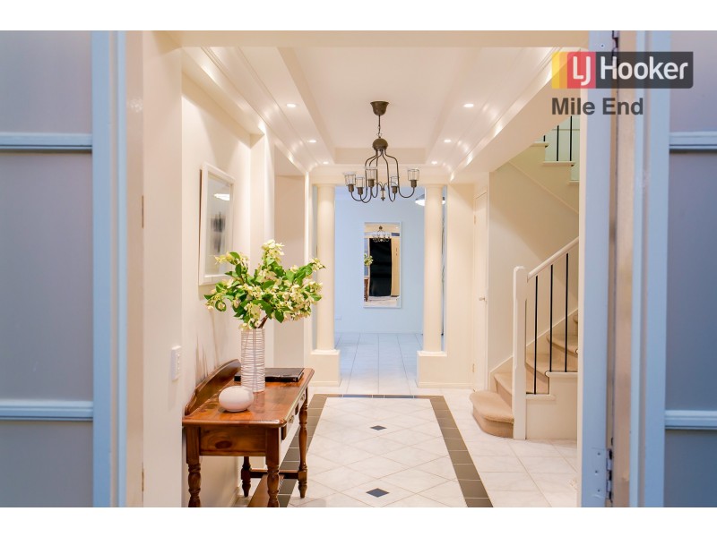 2 Moora Street, Hallett Cove SA 5158