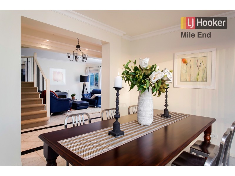 2 Moora Street, Hallett Cove SA 5158