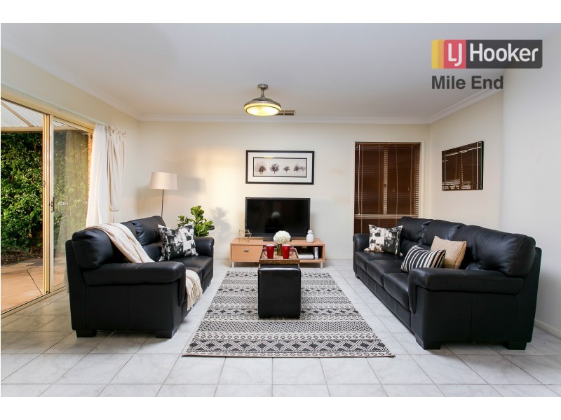 2 Moora Street, Hallett Cove SA 5158