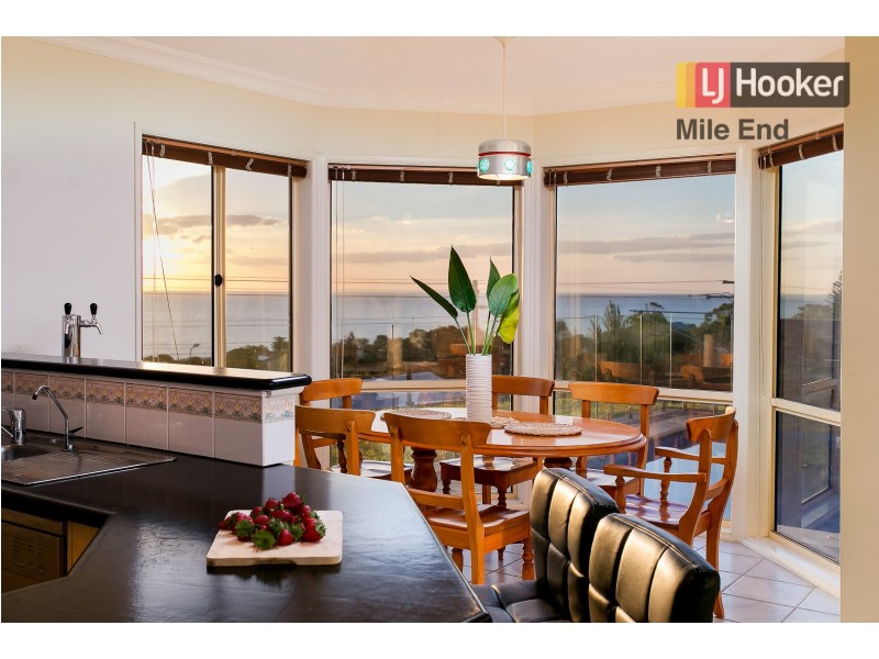 2 Moora Street, Hallett Cove SA 5158