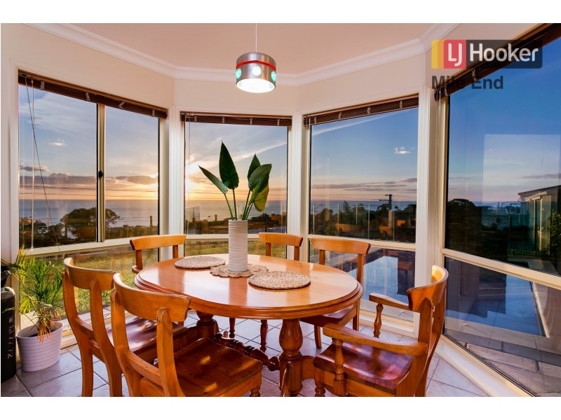 2 Moora Street, Hallett Cove SA 5158