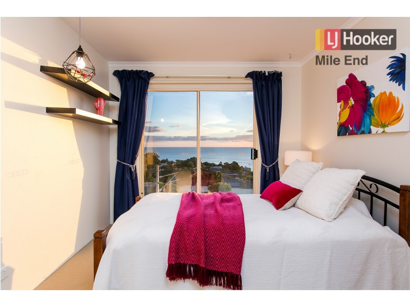 2 Moora Street, Hallett Cove SA 5158