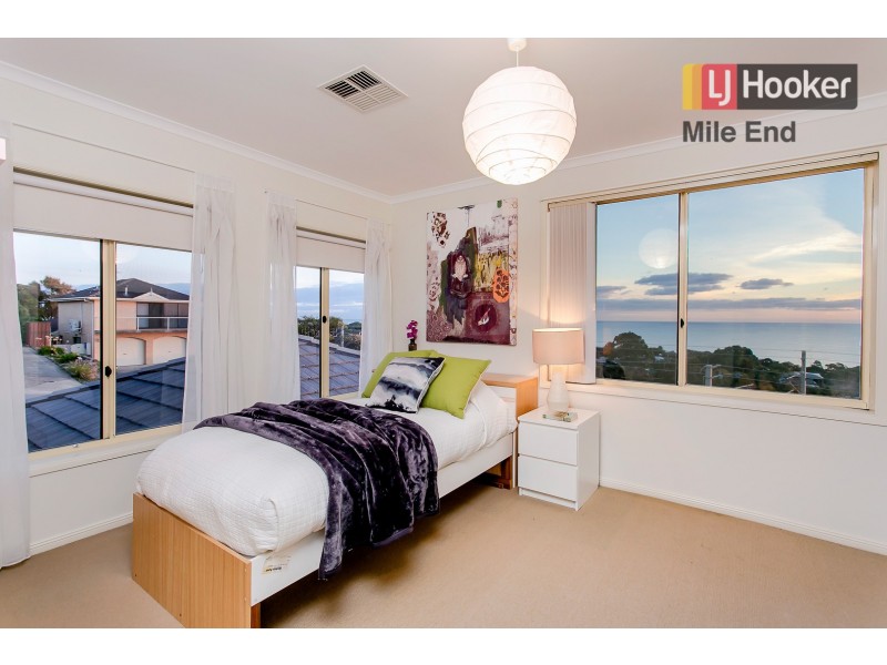 2 Moora Street, Hallett Cove SA 5158