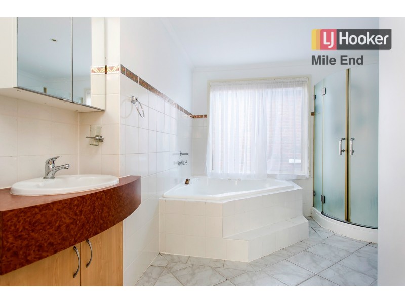 2 Moora Street, Hallett Cove SA 5158