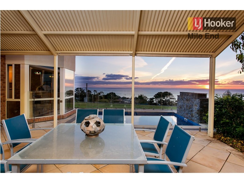 2 Moora Street, Hallett Cove SA 5158