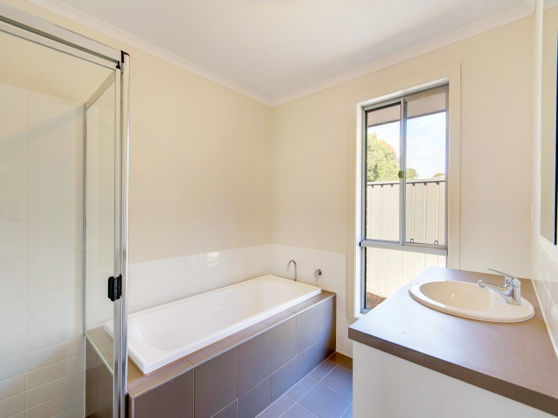 1 Parkinson Road, Elizabeth Downs SA 5113