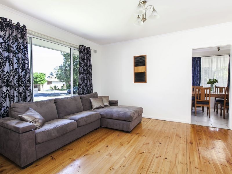 4 Brian Way, Valley View SA 5093