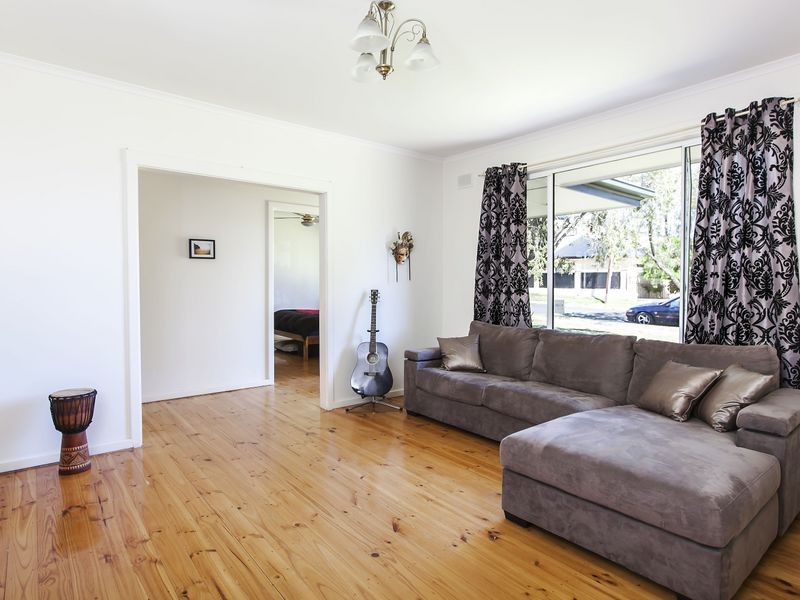 4 Brian Way, Valley View SA 5093