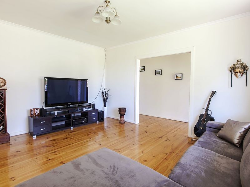 4 Brian Way, Valley View SA 5093