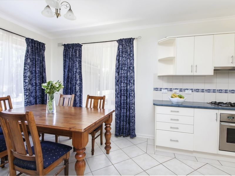 4 Brian Way, Valley View SA 5093