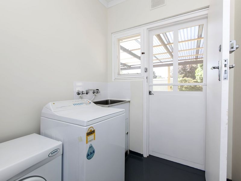 4 Brian Way, Valley View SA 5093