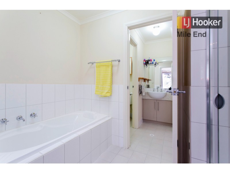 41 Fleming Crescent, Mansfield Park SA 5012