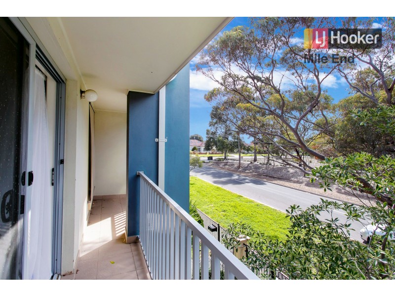 41 Fleming Crescent, Mansfield Park SA 5012