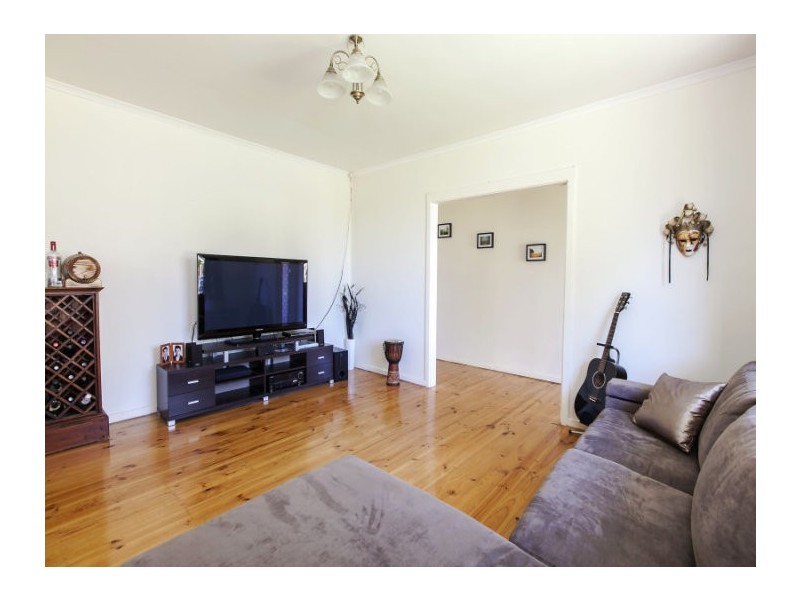 4 Brian Way, Valley View SA 5093