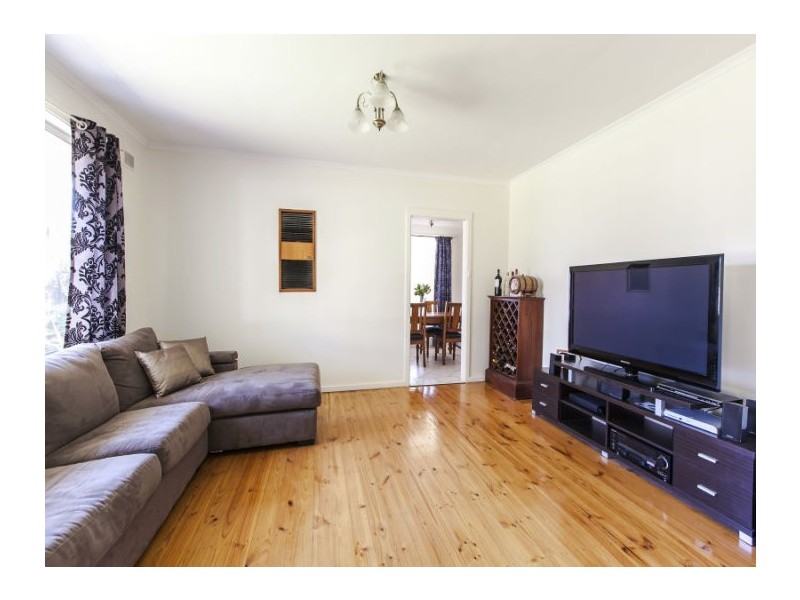 4 Brian Way, Valley View SA 5093