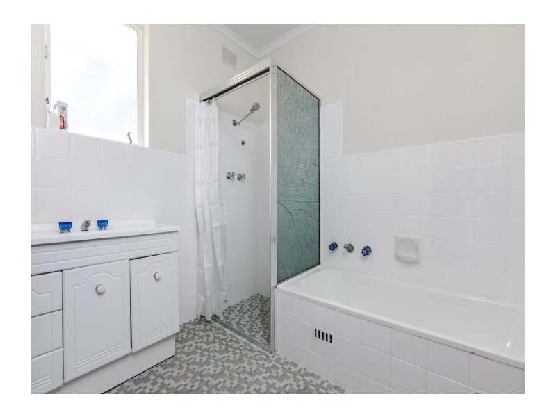 4 Brian Way, Valley View SA 5093