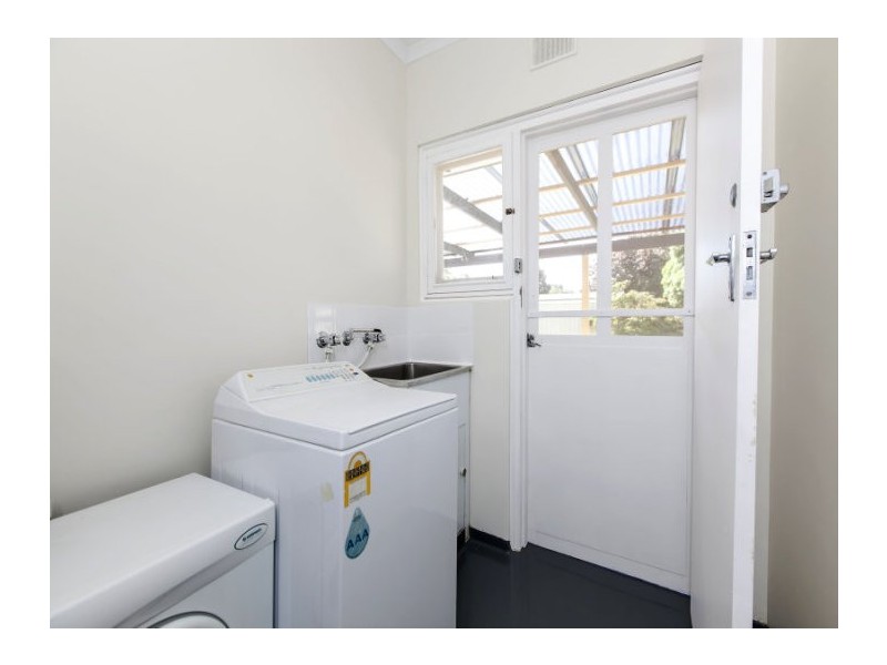 4 Brian Way, Valley View SA 5093