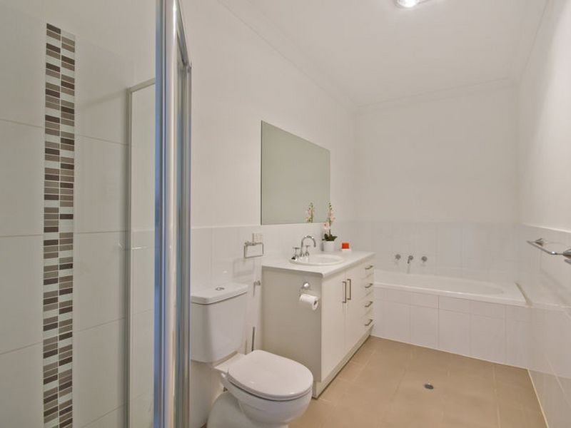 4 Northcote Walk, Mawson Lakes SA 5095