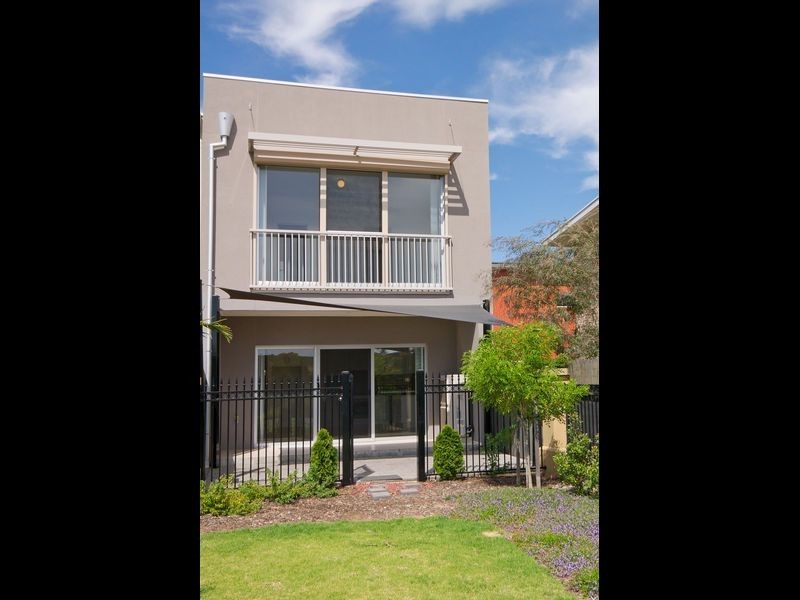 4 Northcote Walk, Mawson Lakes SA 5095