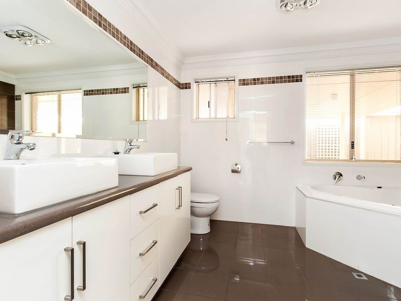 14 Neuville Court, Wynn Vale SA 5127