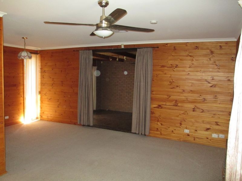 1 Dora Avenue, Seaton SA 5023